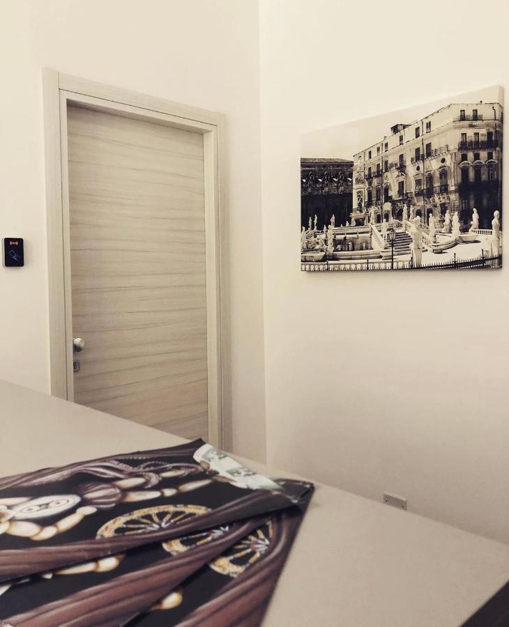 B&B Angolo83 Palermo Centro מראה חיצוני תמונה